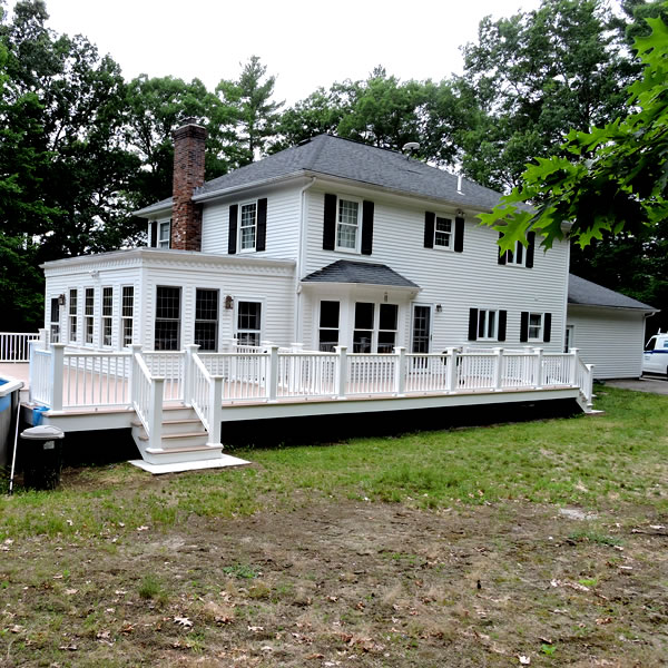 Brouillette Building & Remodeling - NH outside deck 